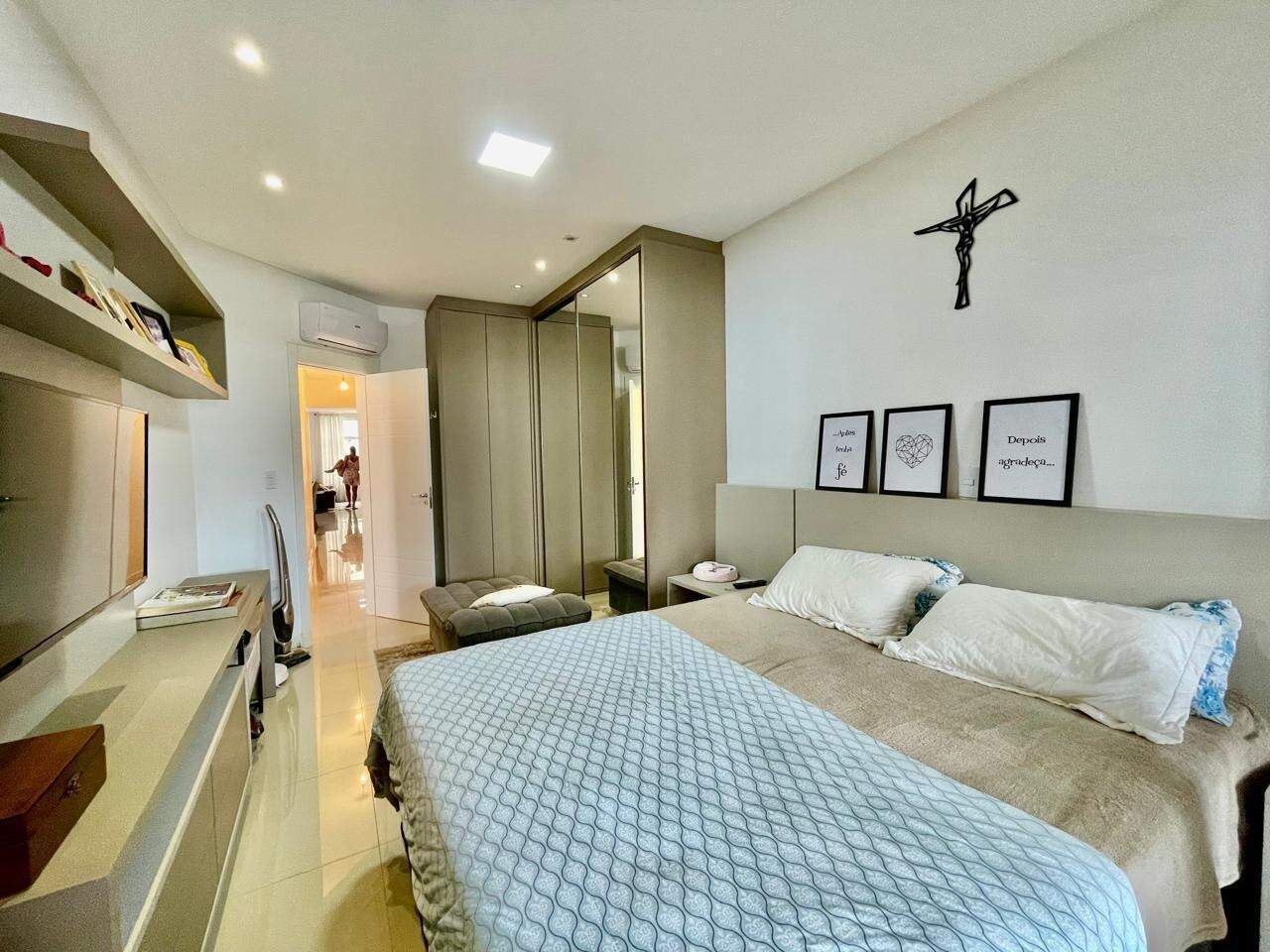 Apartamento à venda no Meia Praia: 