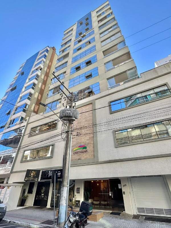 Apartamento à venda no Meia Praia: 