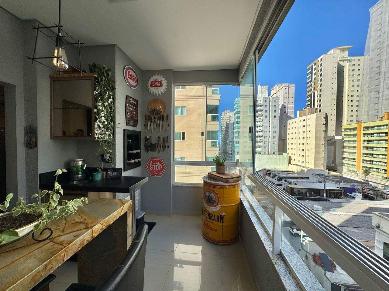 Apartamento à venda no Meia Praia: 