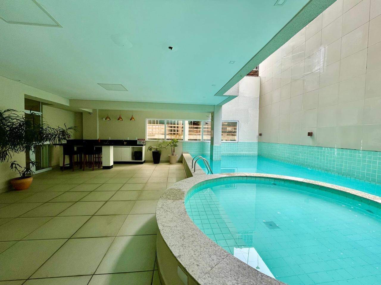 Apartamento à venda no Meia Praia: 