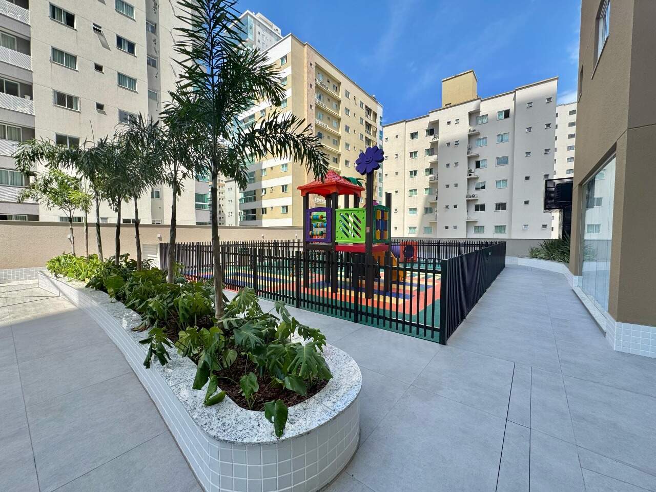 Apartamento à venda no Meia Praia: 