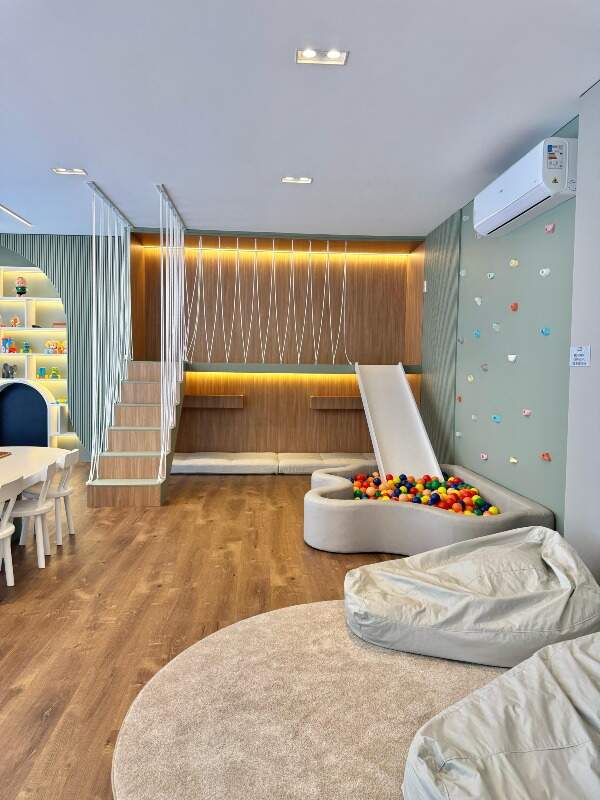 Apartamento à venda no Meia Praia: 