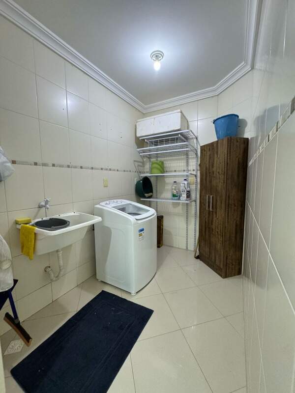 Apartamento à venda no Meia Praia: