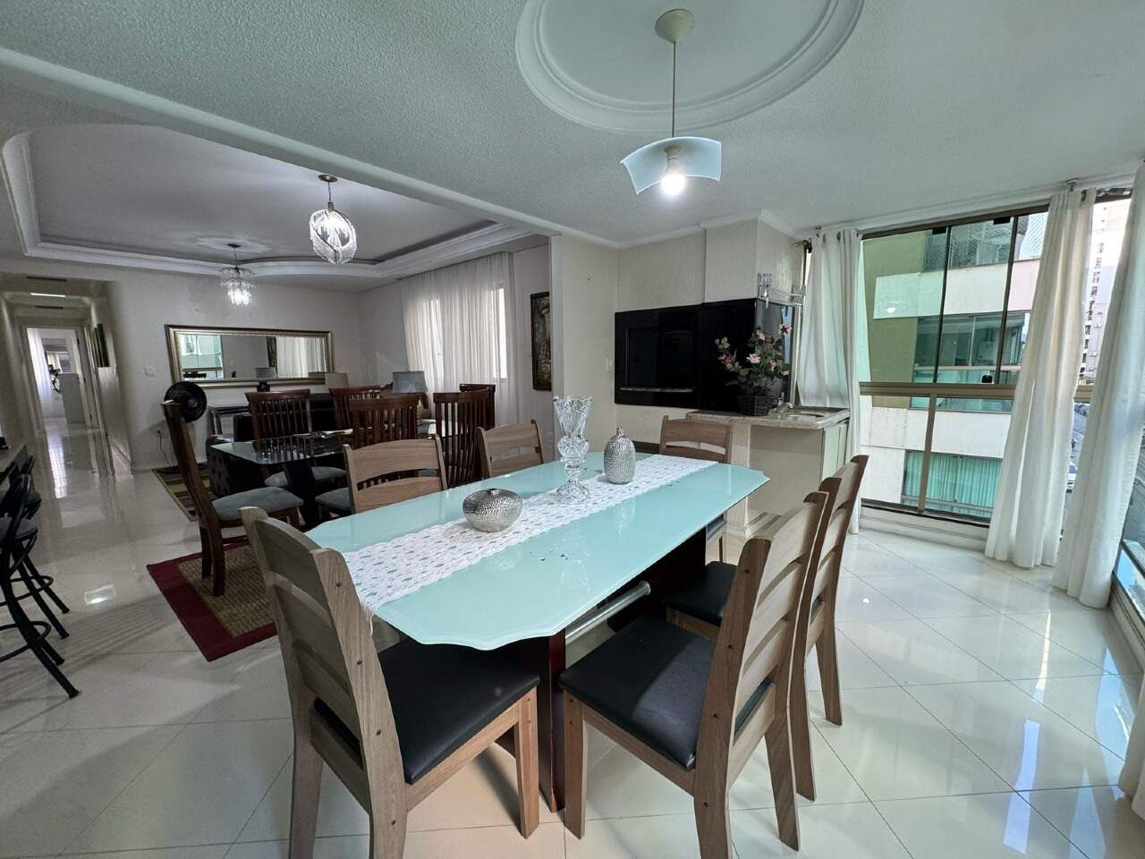 Apartamento à venda no Meia Praia: