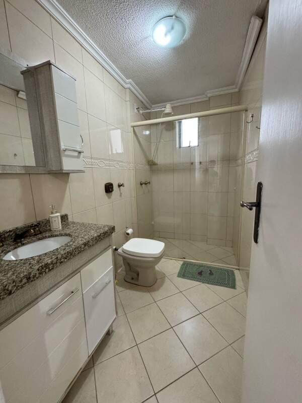 Apartamento à venda no Meia Praia: