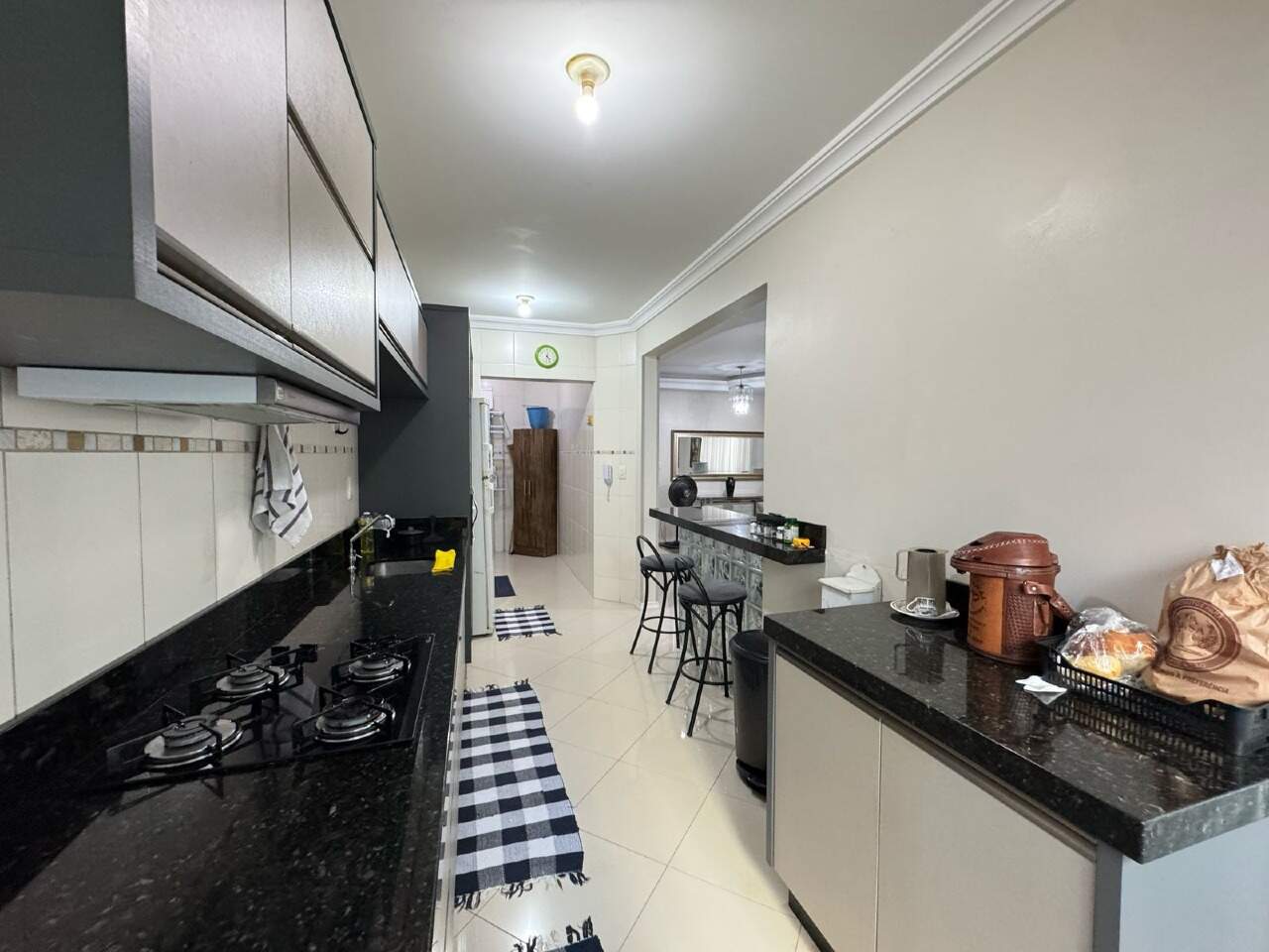 Apartamento à venda no Meia Praia: