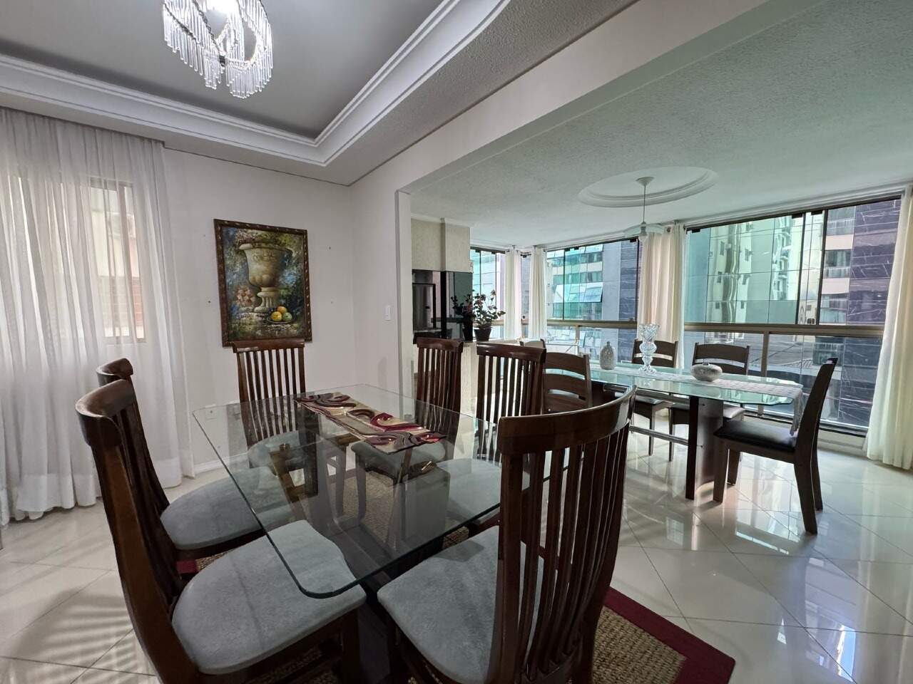 Apartamento à venda no Meia Praia: