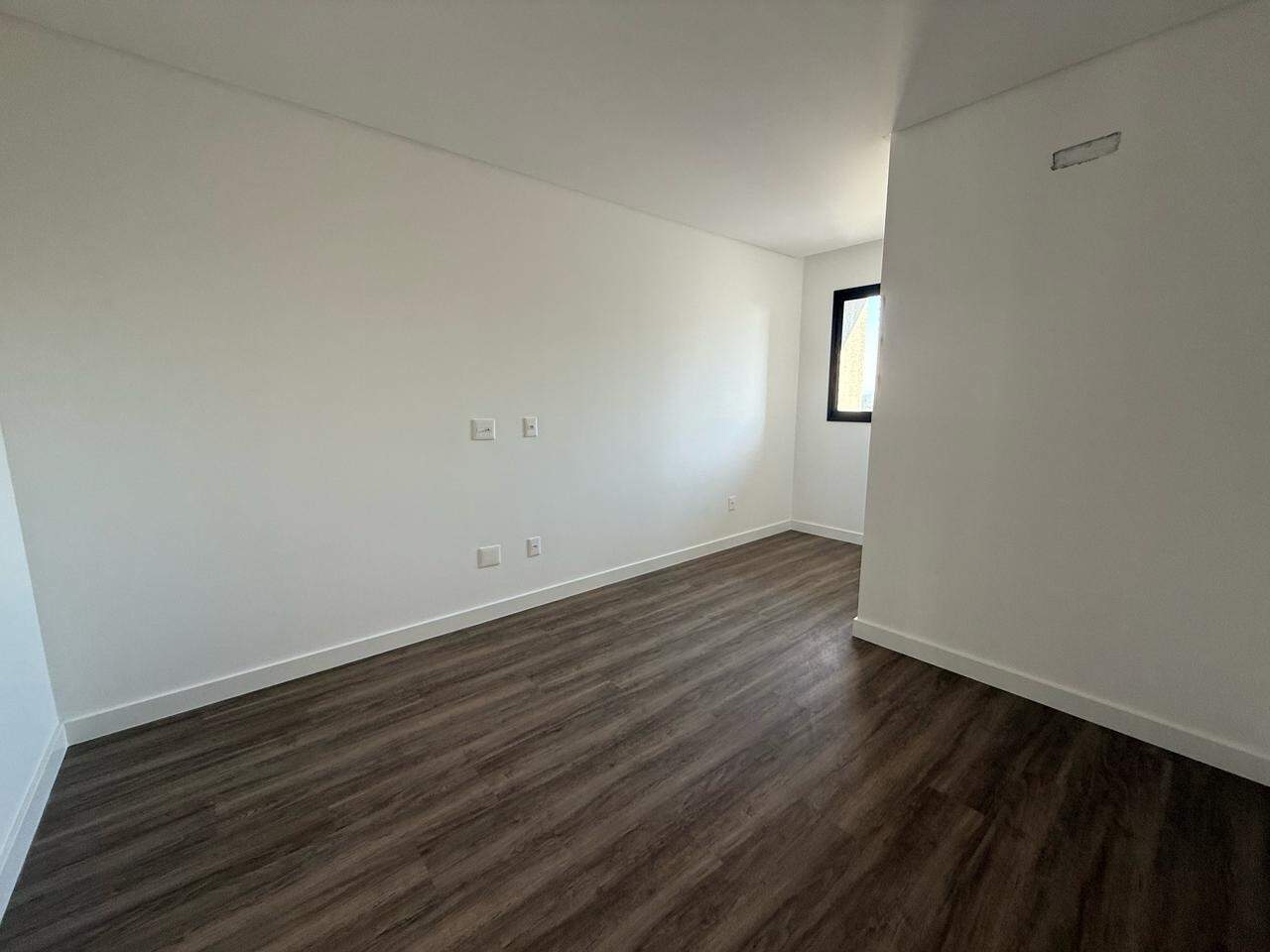 Apartamento à venda no Meia Praia: 