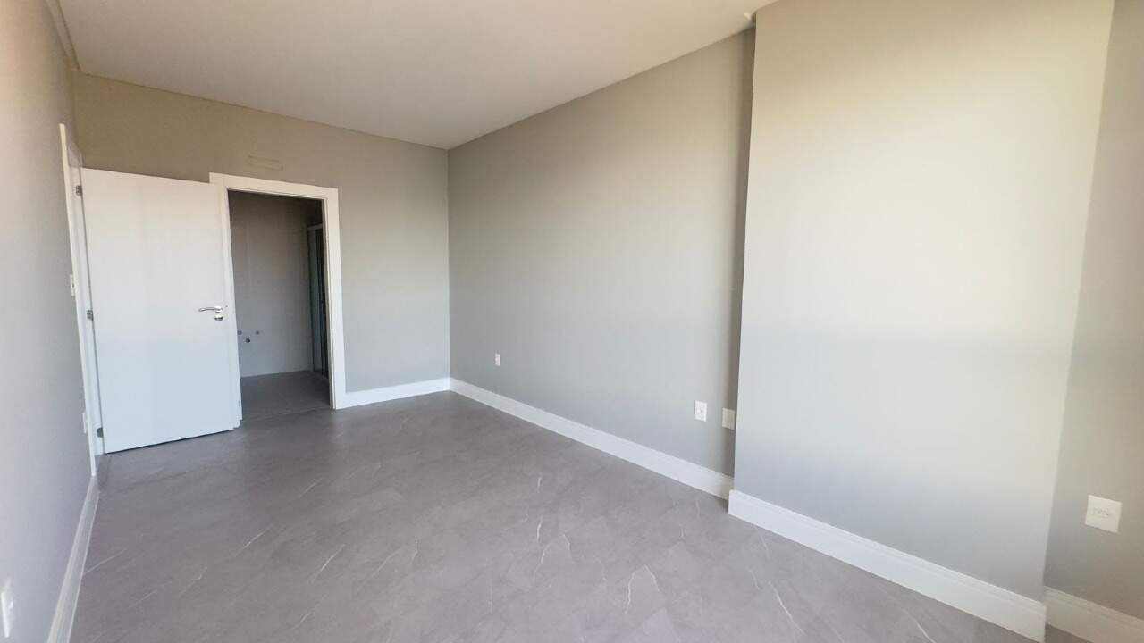 Apartamento à venda no Balneário Perequê: 