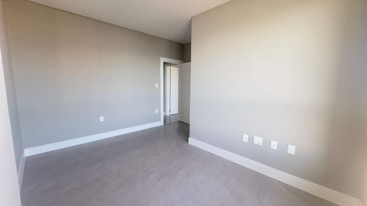 Apartamento à venda no Balneário Perequê: 