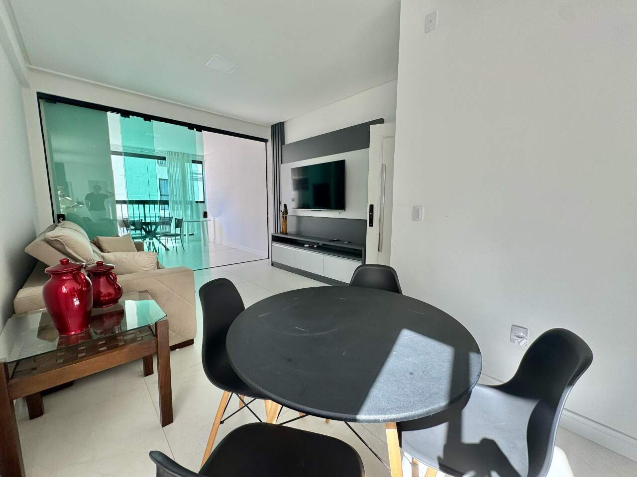 Apartamento à venda no Meia Praia: