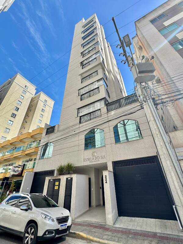 Apartamento à venda no Meia Praia: 