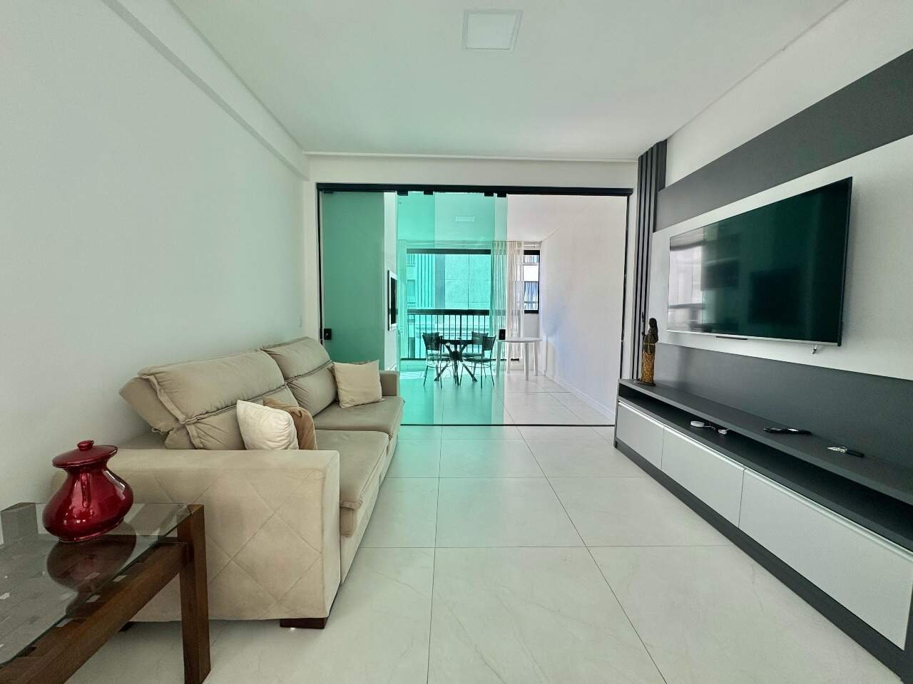 Apartamento à venda no Meia Praia: 