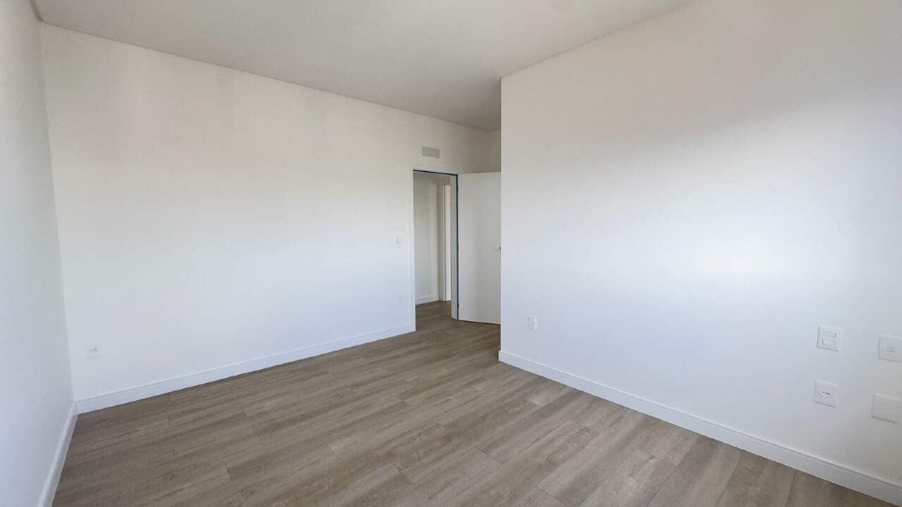 Apartamento à venda no Meia Praia: 