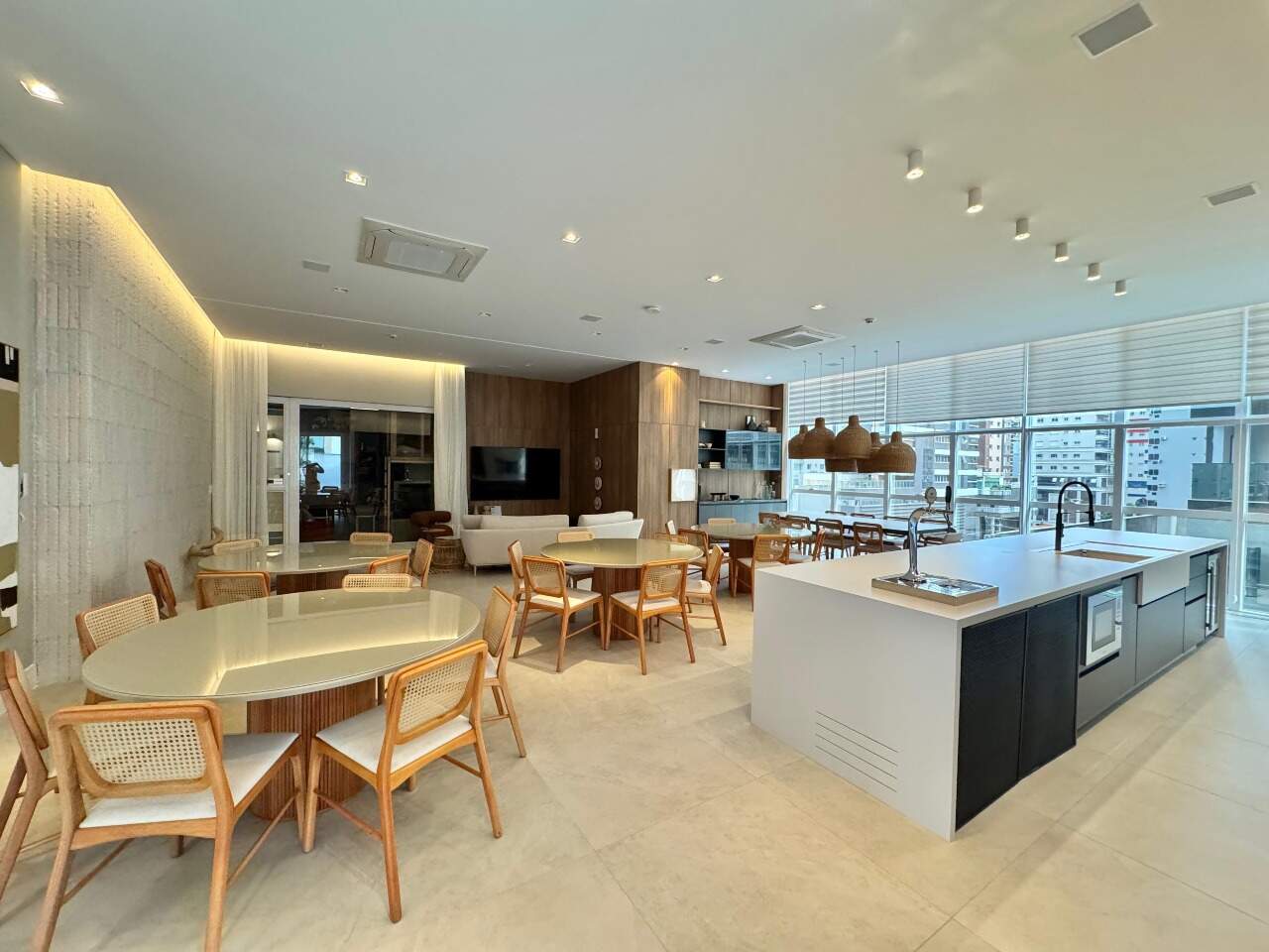Apartamento à venda no Meia Praia: 