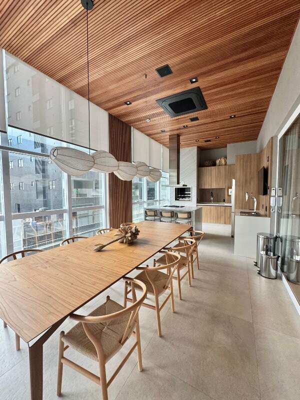 Apartamento à venda no Meia Praia: 