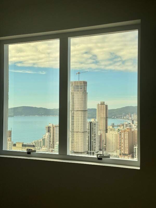 Apartamento à venda no Meia Praia: 