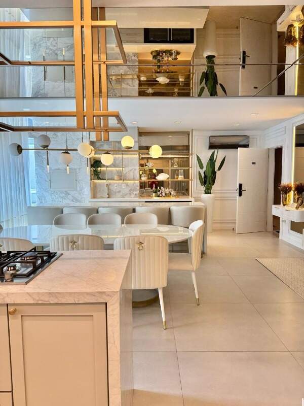 Apartamento à venda no Meia Praia: 