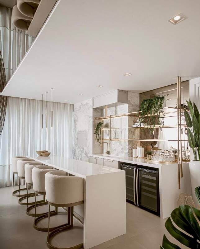 Apartamento à venda no Meia Praia: 