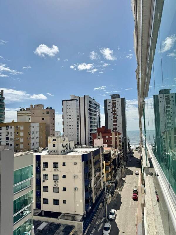 Apartamento à venda no Meia Praia: 