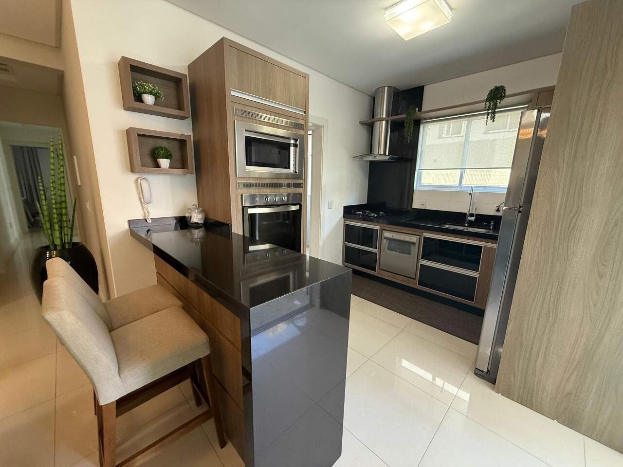 Apartamento à venda no Meia Praia: 