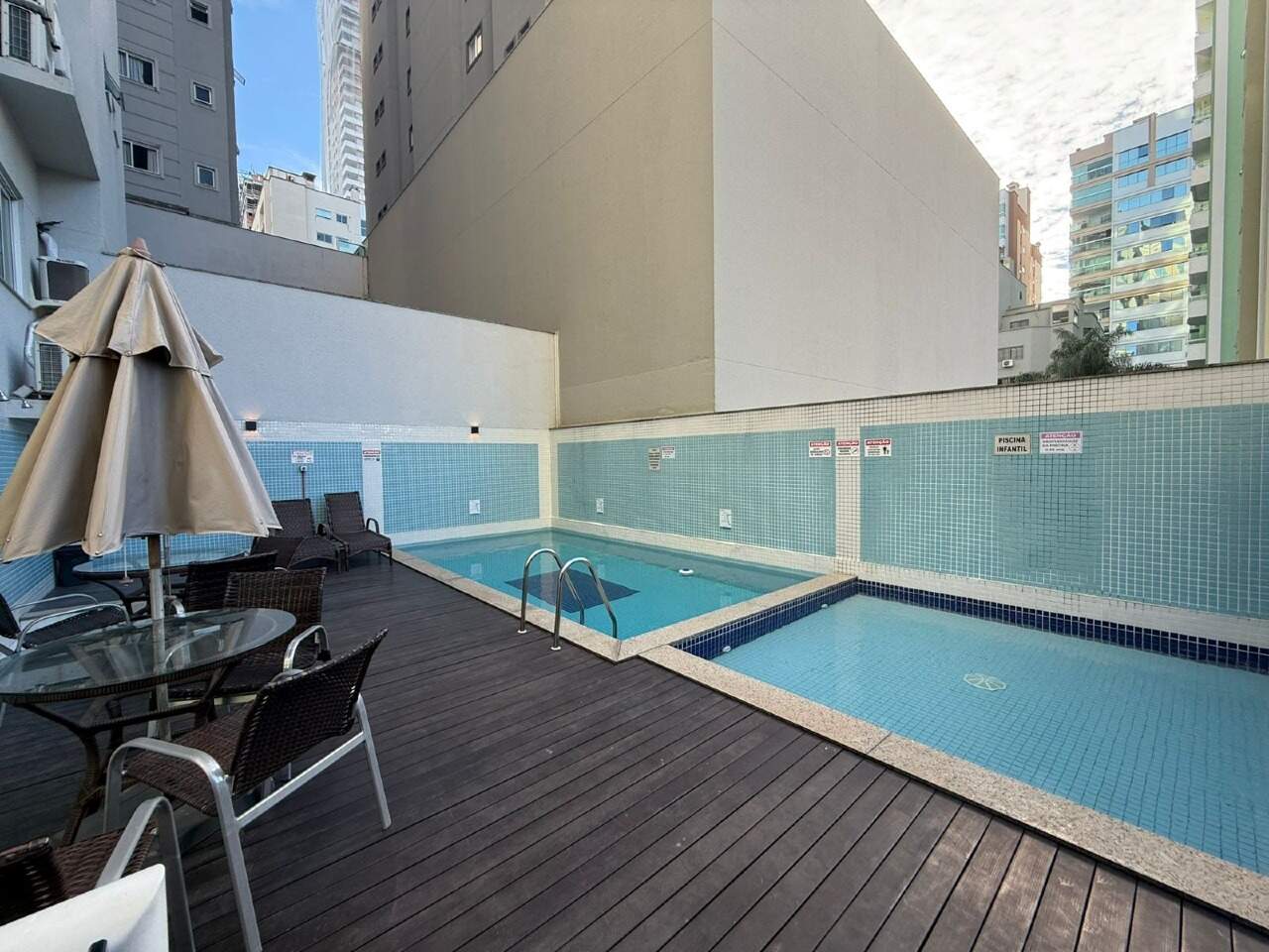Apartamento à venda no Meia Praia: 