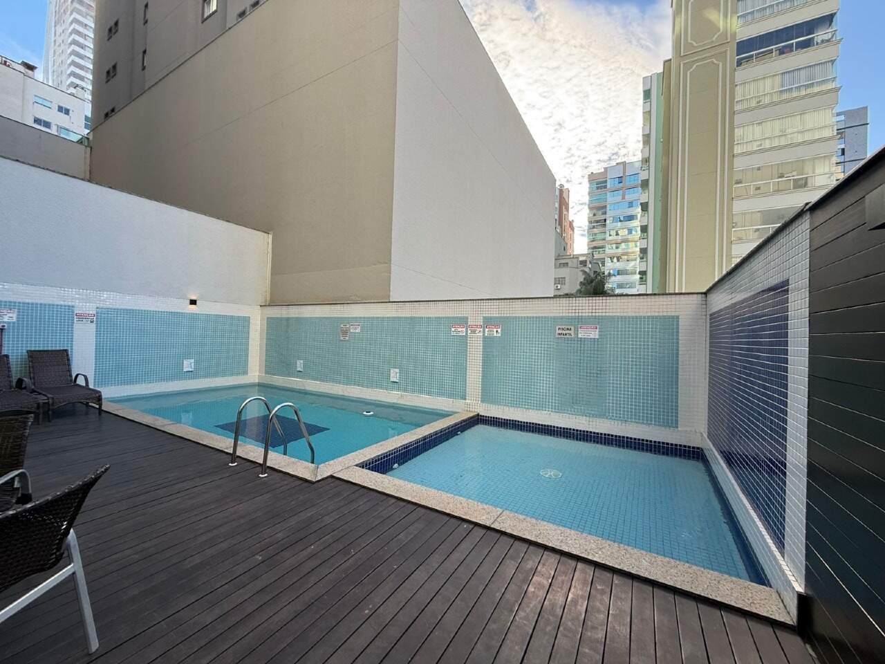 Apartamento à venda no Meia Praia: 