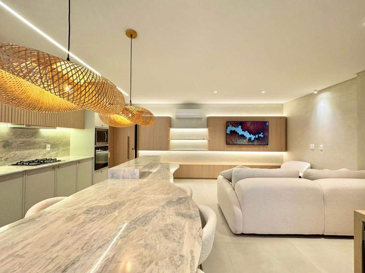 Apartamento à venda no Meia Praia: