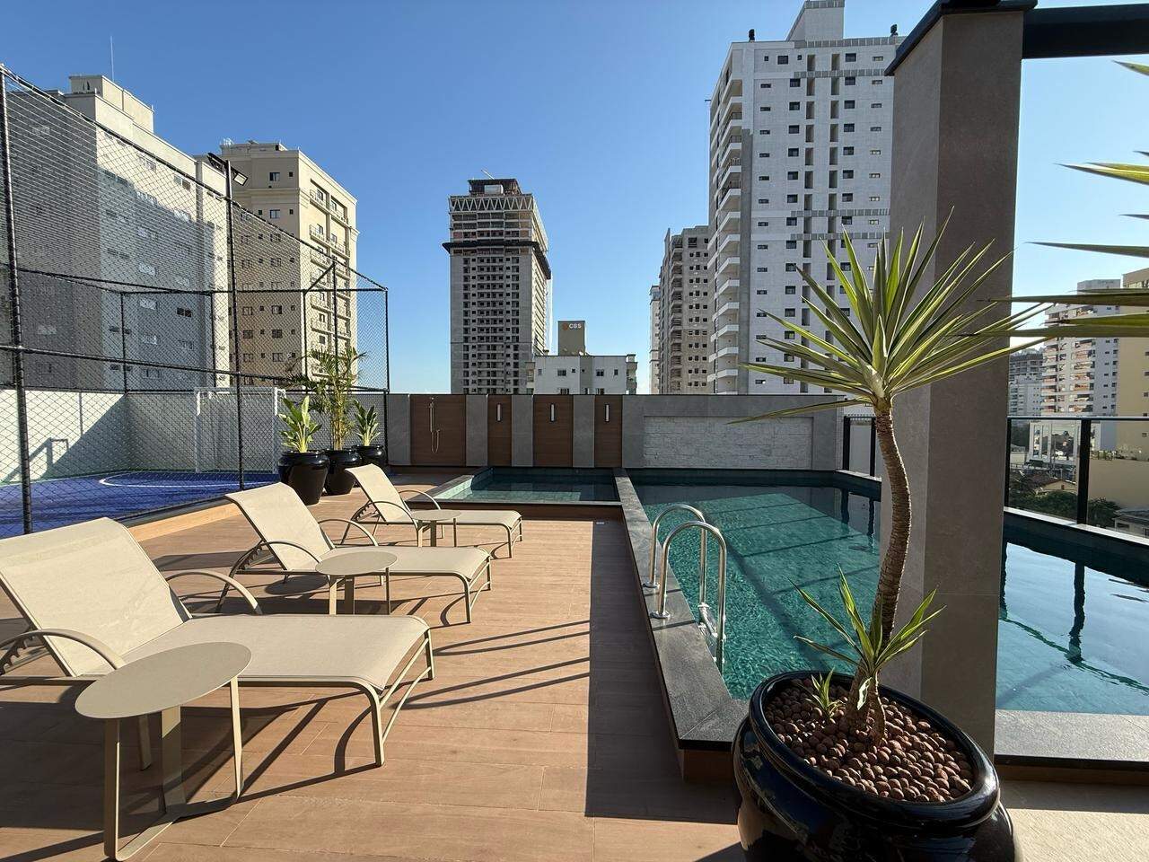 Apartamento à venda no Meia Praia: