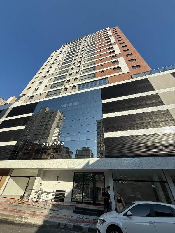 Apartamento à venda no Meia Praia: 