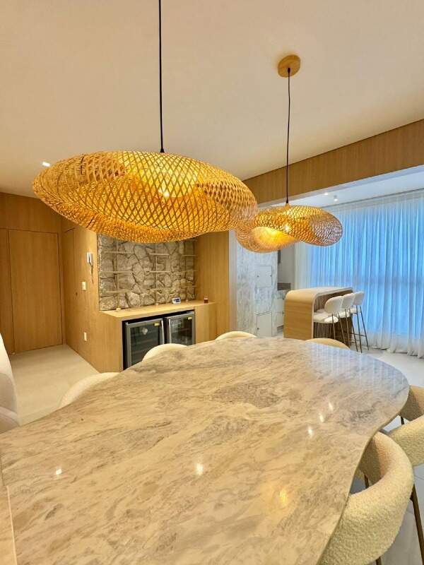 Apartamento à venda no Meia Praia: