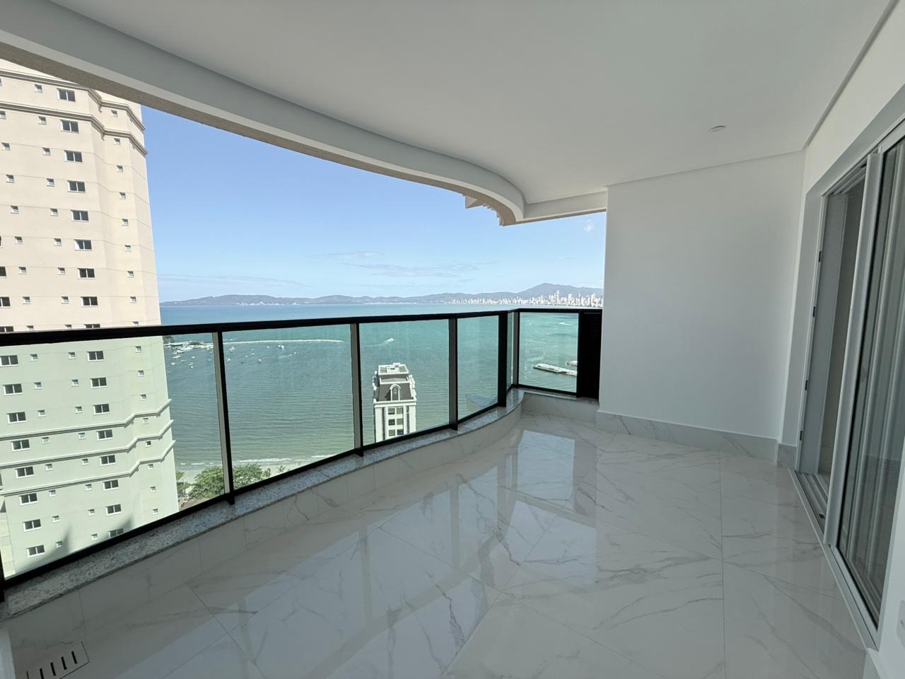 Apartamento à venda no Canto da Praia: 