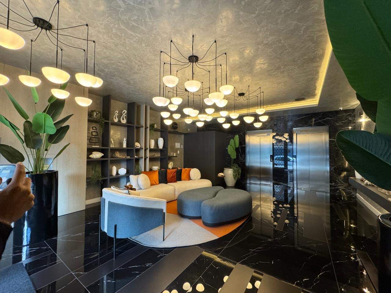Apartamento à venda no Meia Praia: 
