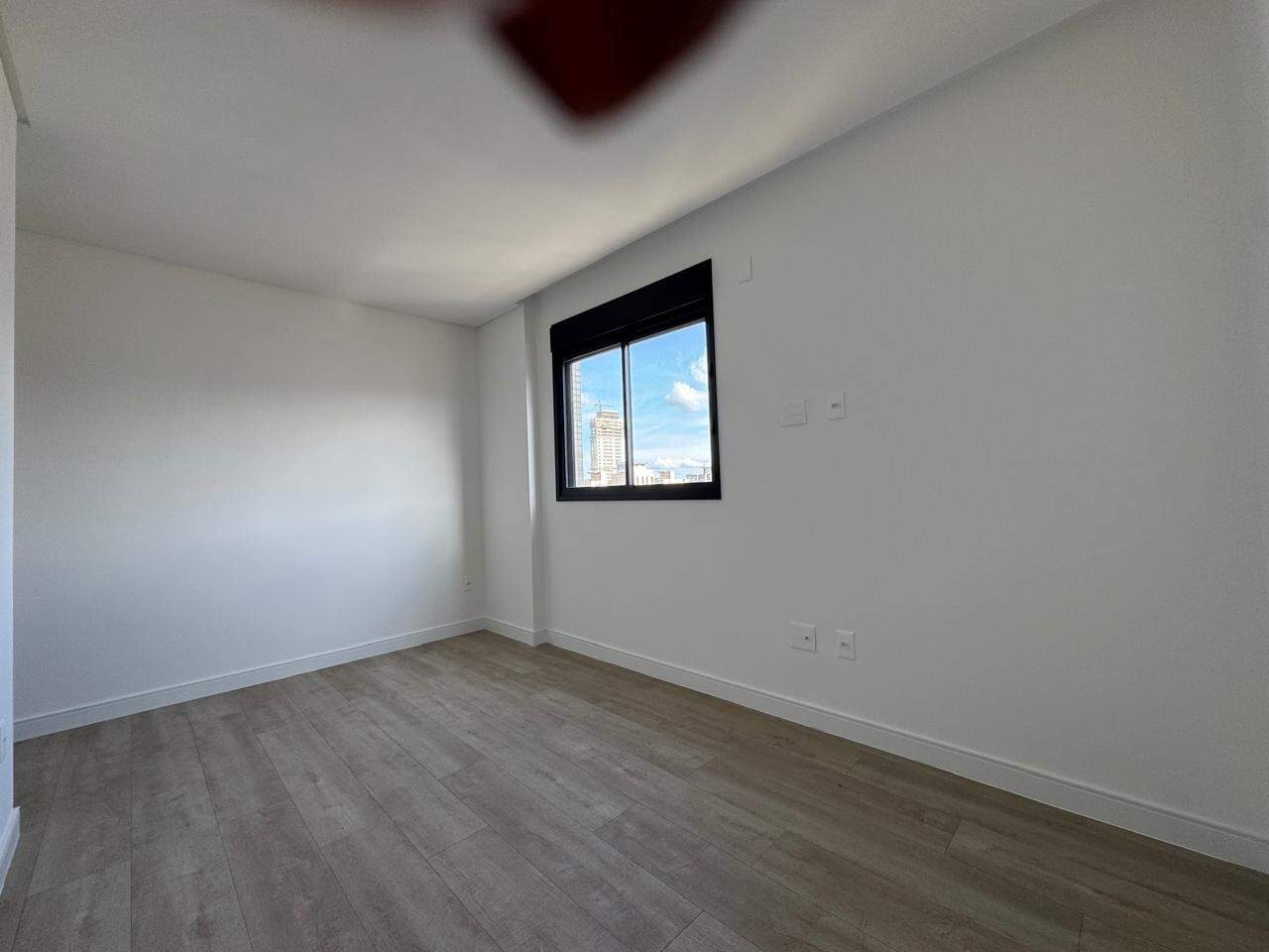 Apartamento à venda no Meia Praia: 