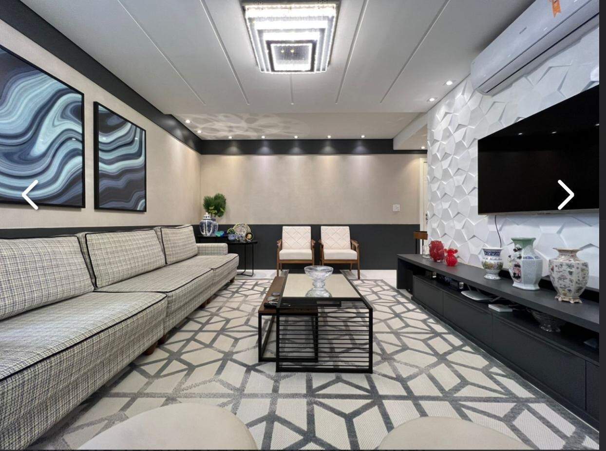 Apartamento à venda no Meia Praia: 