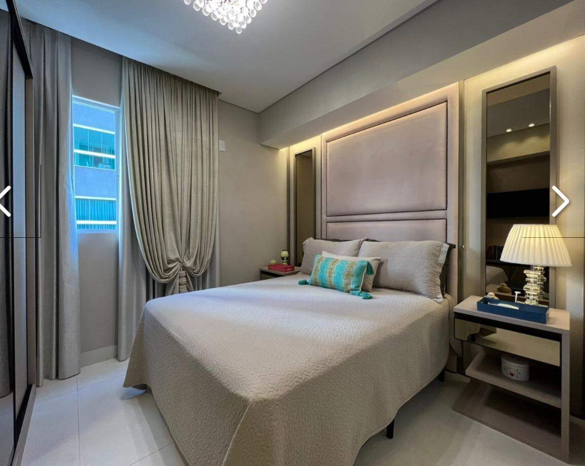 Apartamento à venda no Meia Praia: 