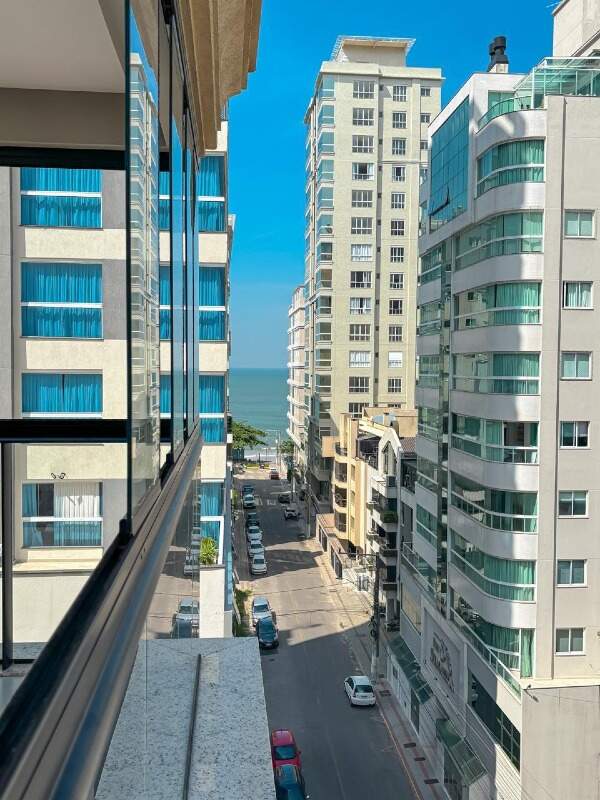 Apartamento à venda no Meia Praia: 