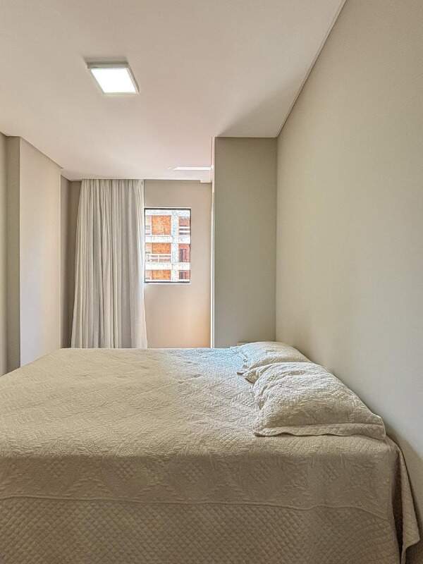 Apartamento à venda no Meia Praia: 