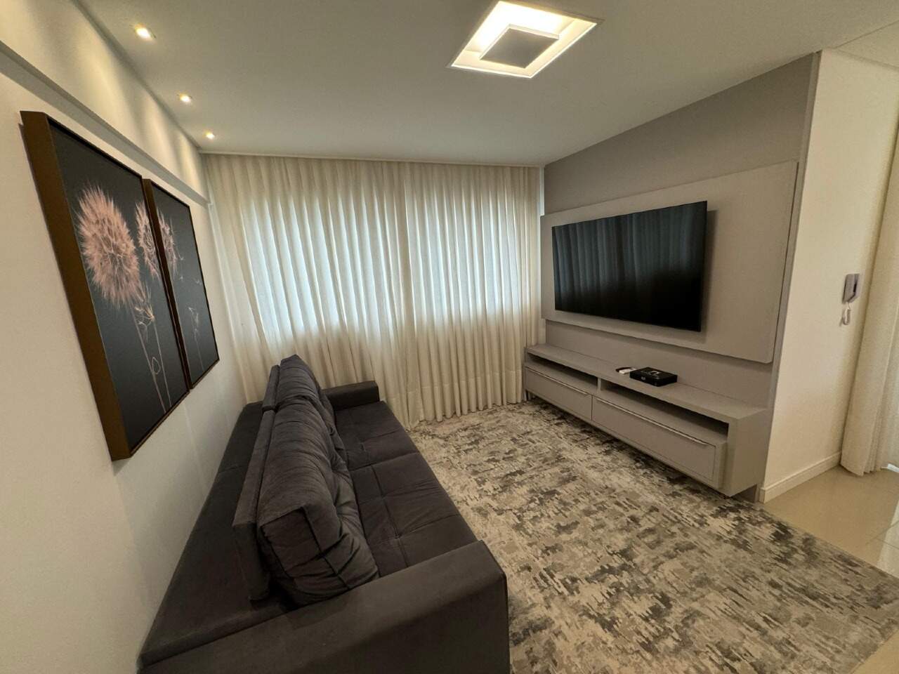 Apartamento à venda no Meia Praia: 