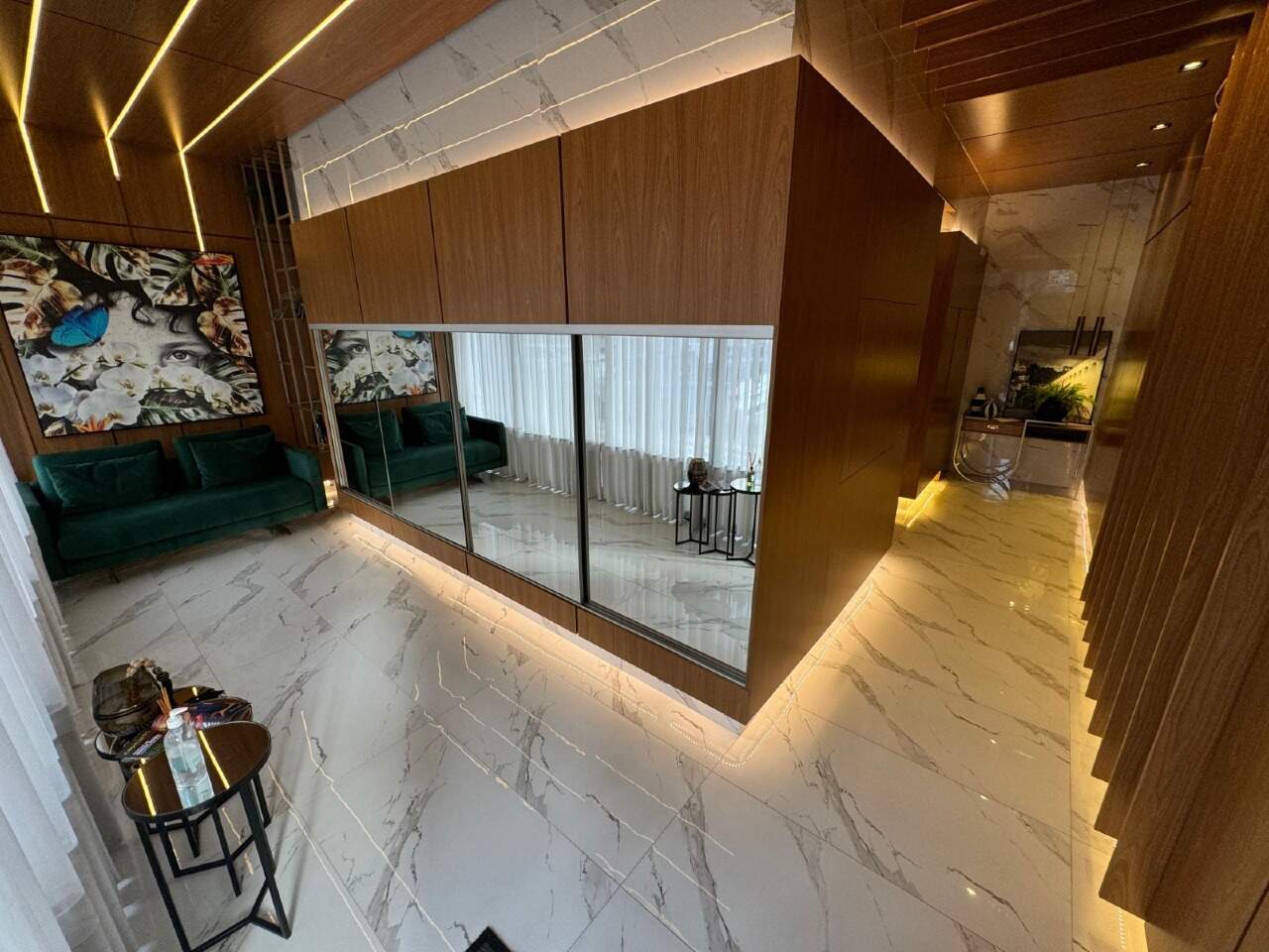 Apartamento à venda no Meia Praia: 