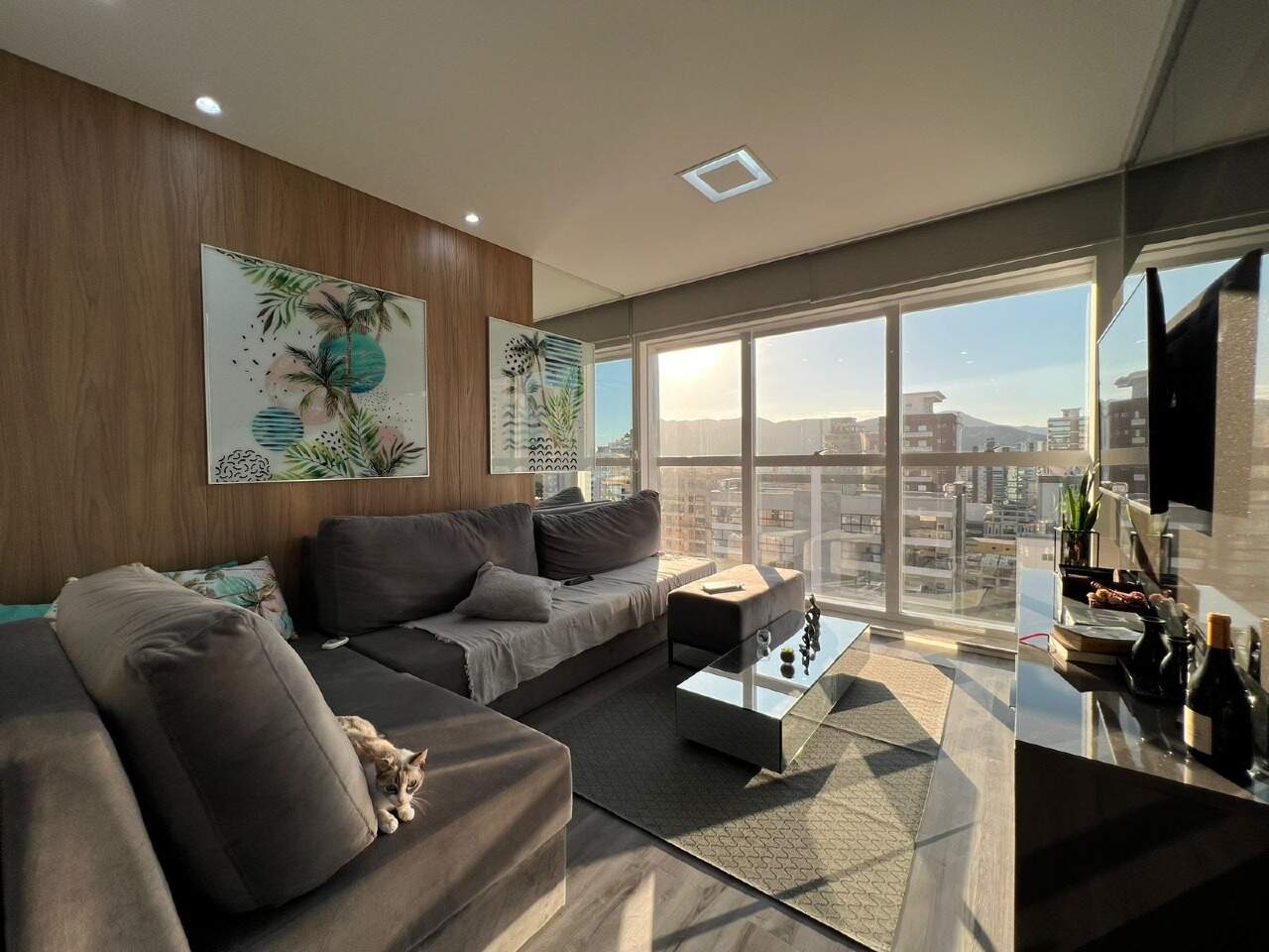 Apartamento à venda no Meia Praia: 