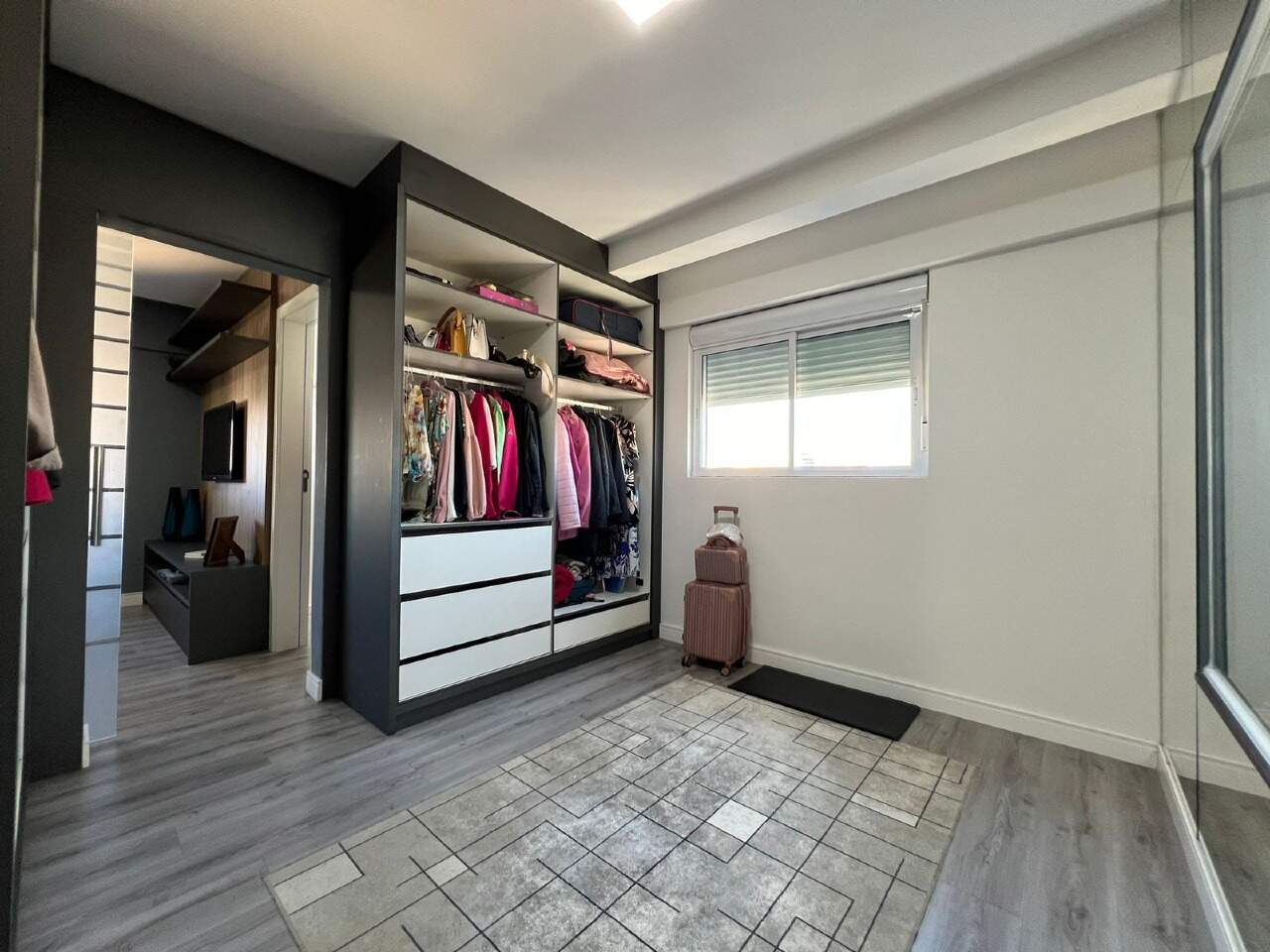 Apartamento à venda no Meia Praia: 