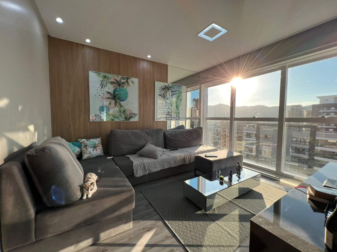 Apartamento à venda no Meia Praia: 
