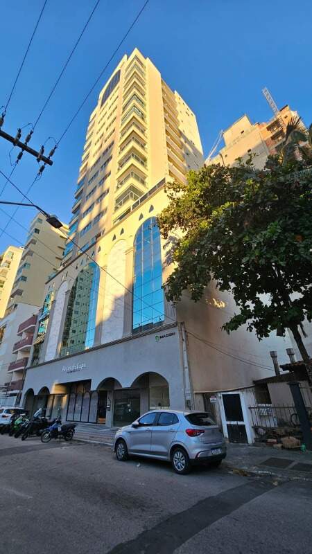 Apartamento à venda no Meia Praia: 