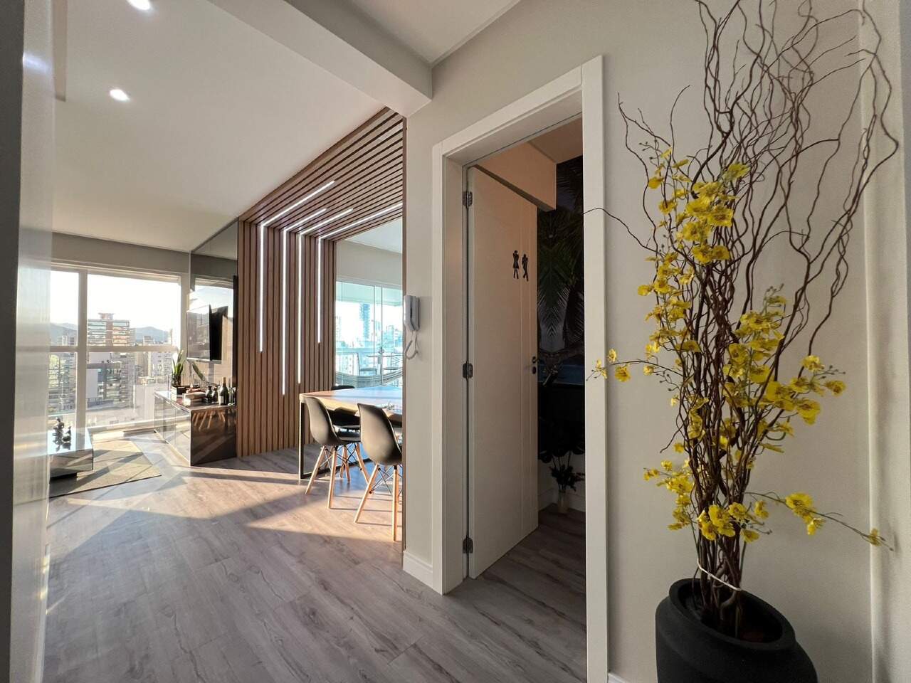 Apartamento à venda no Meia Praia: 
