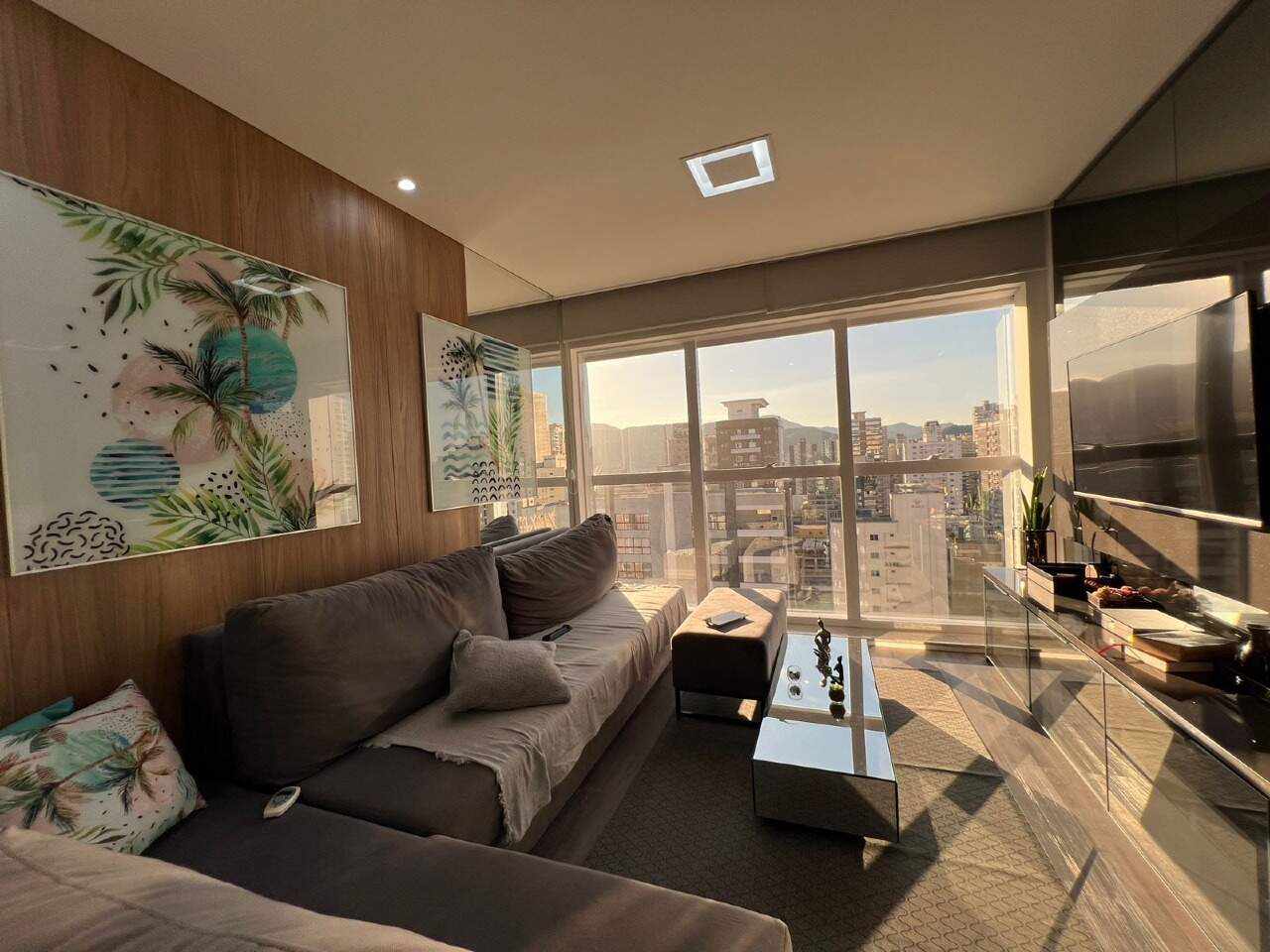 Apartamento à venda no Meia Praia: 