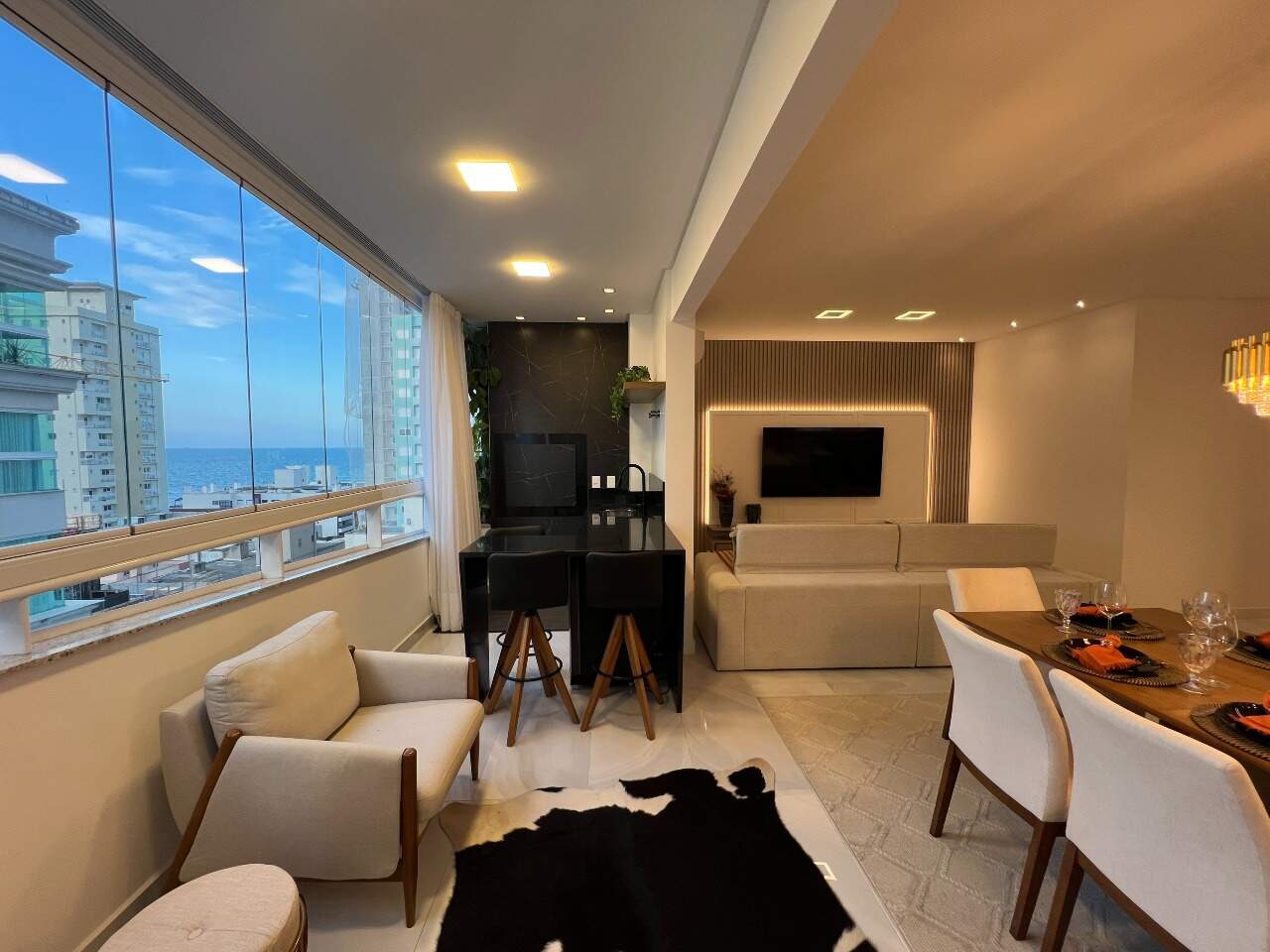 Apartamento à venda no Meia Praia: 