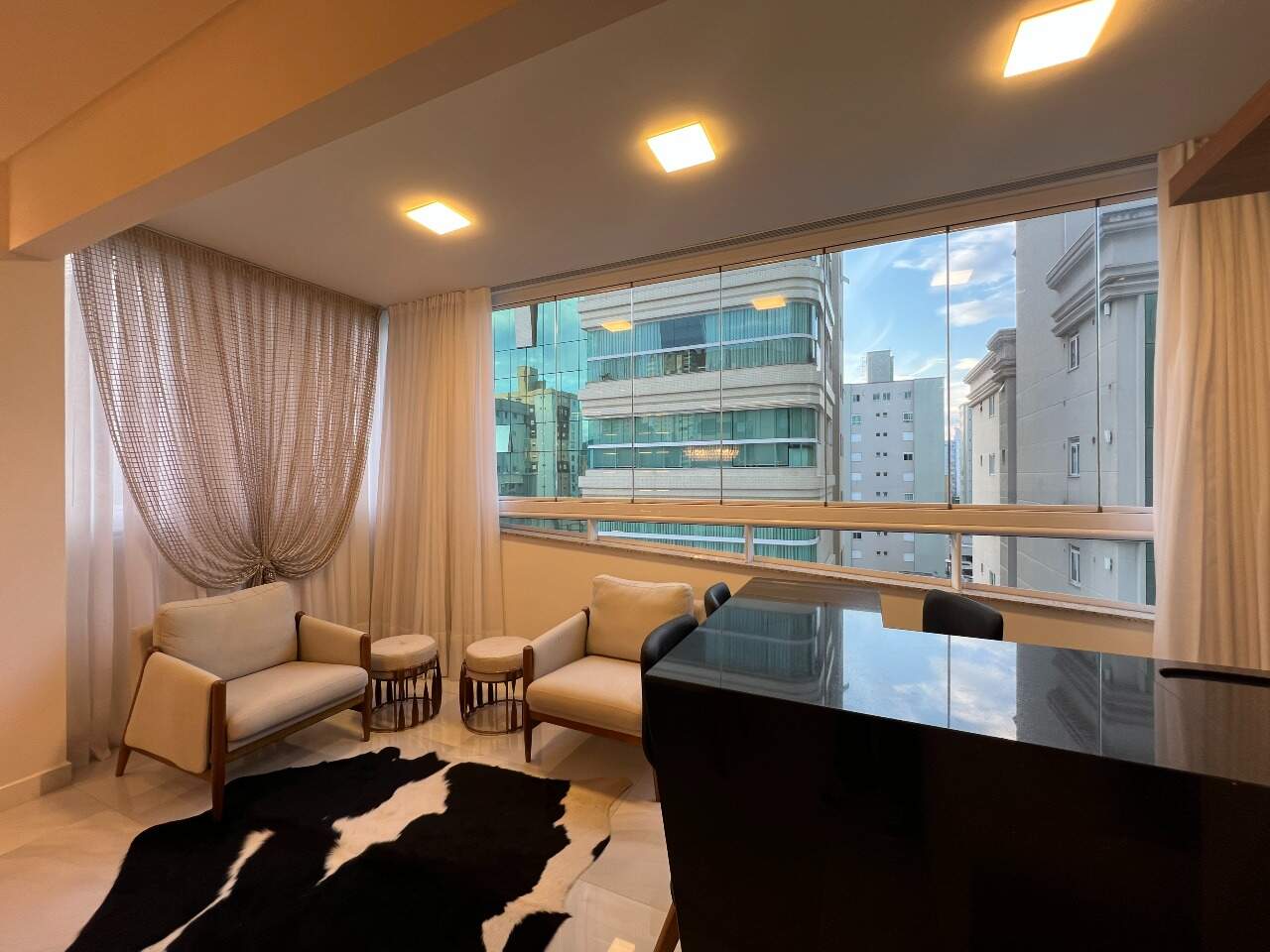 Apartamento à venda no Meia Praia: 