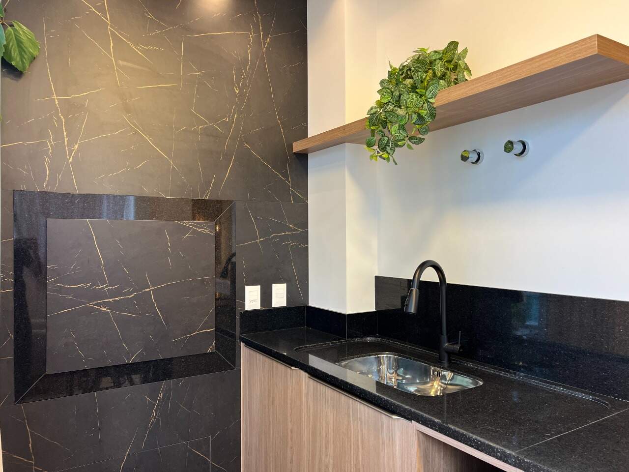 Apartamento à venda no Meia Praia: 