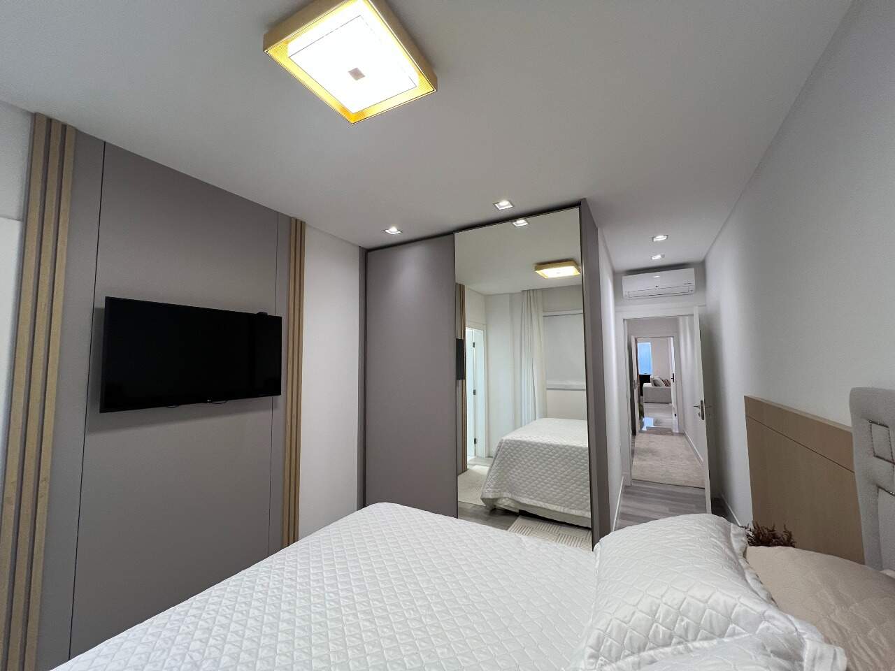 Apartamento à venda no Meia Praia: 